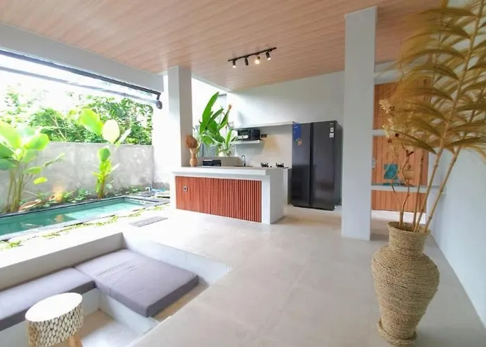 Alodia Villa With Pool & Kitchen